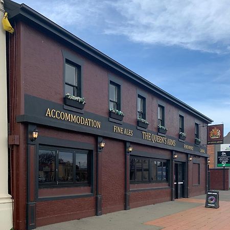 Queens Arms Hotel Longford Exterior foto
